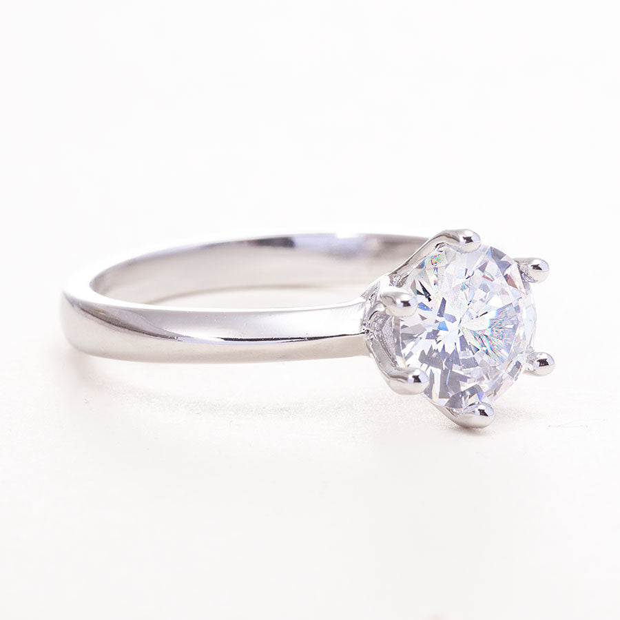0,5-Carat LAB Diamond Engagement Ring - solid 14K white gold band with round 0.5-carat LAB diamond center stone.