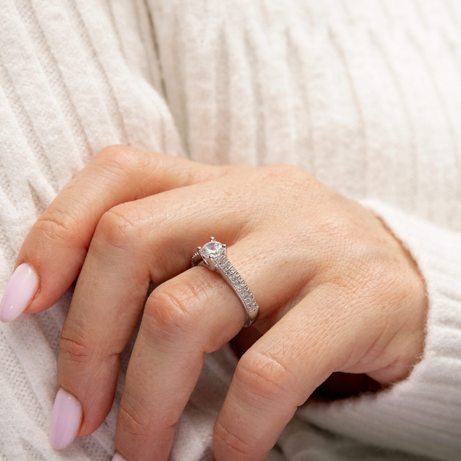 Engagement Moissanite Ring2