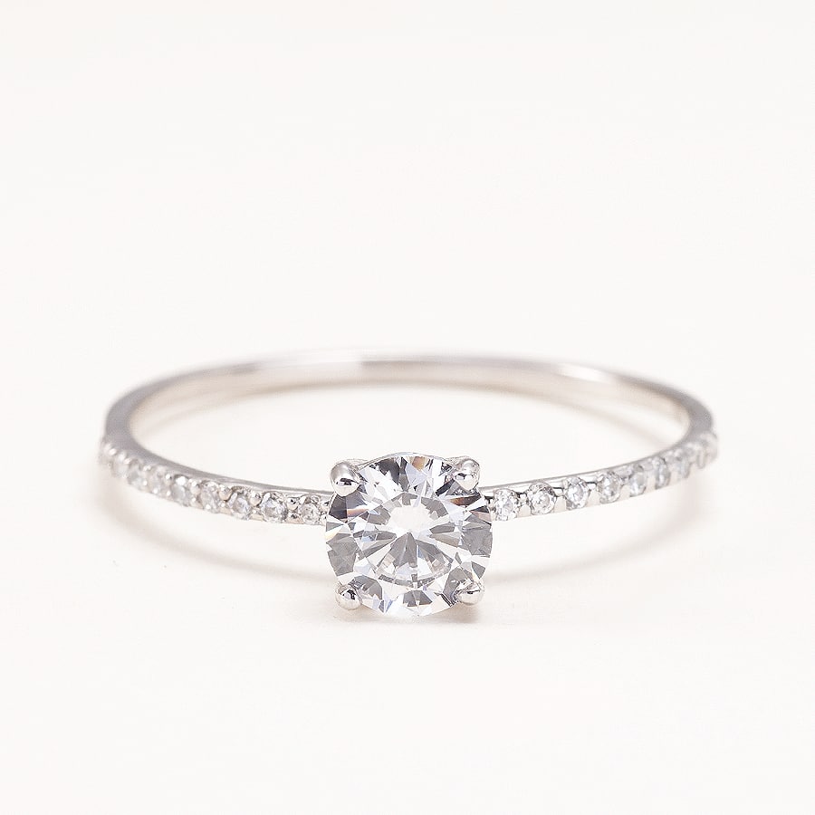 0,5 Carat Moissanite Engagement Ring in 14K white gold with 0.5 CT moissanite and diamond accents