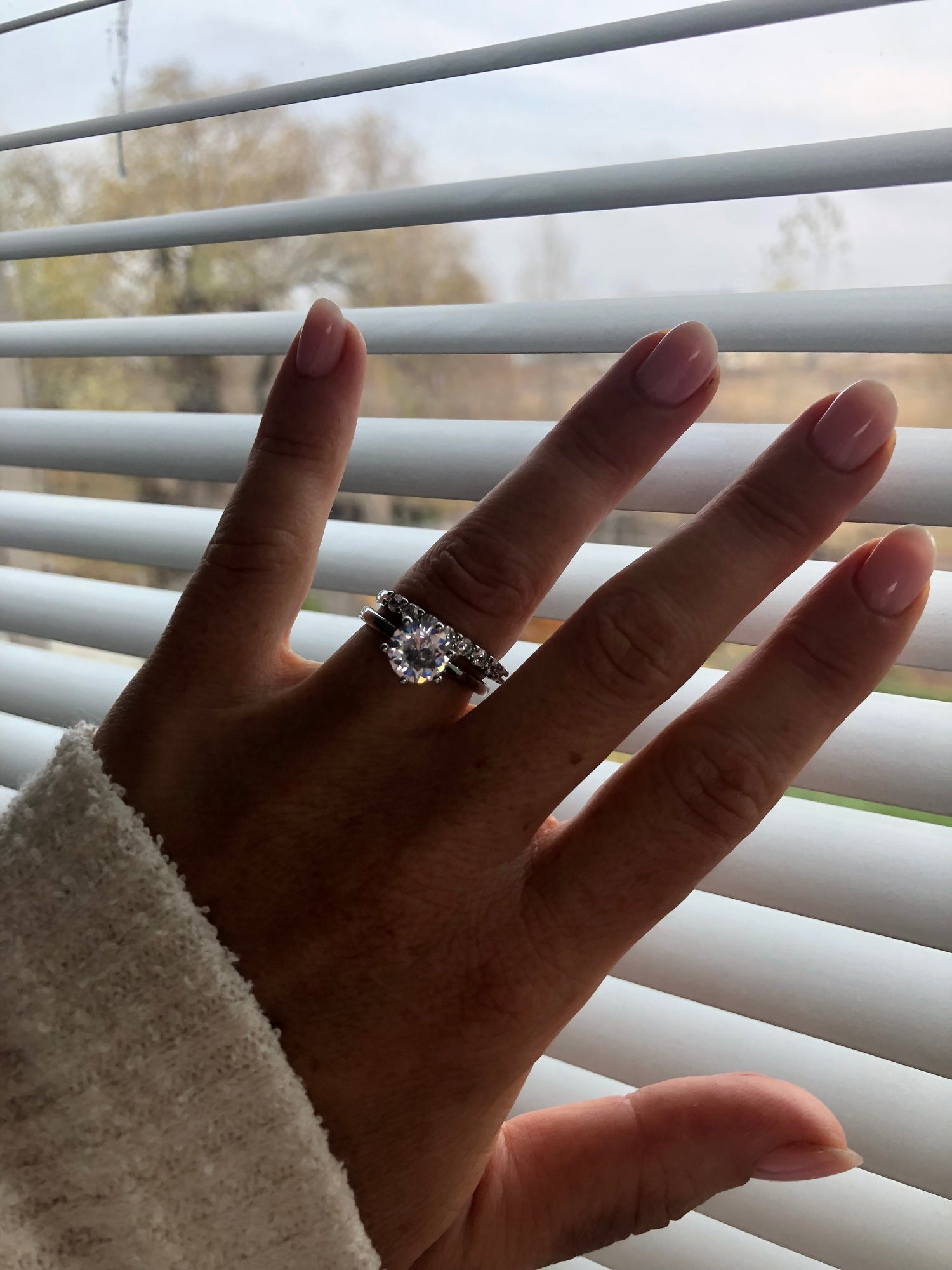 November Inspiration: Engagement Rings with Diamonds and Moissanites