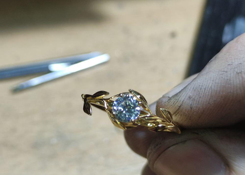 The New Intelligence: Why 2026 is Trading Carats for Context