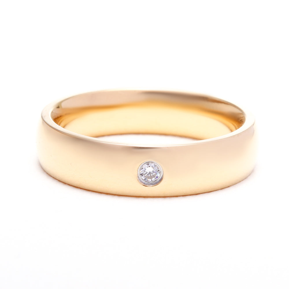 Classic Wedding Band with Diamond