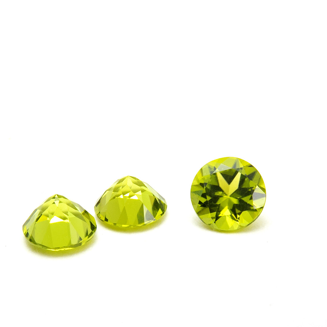 Peridot. Set of three stones1