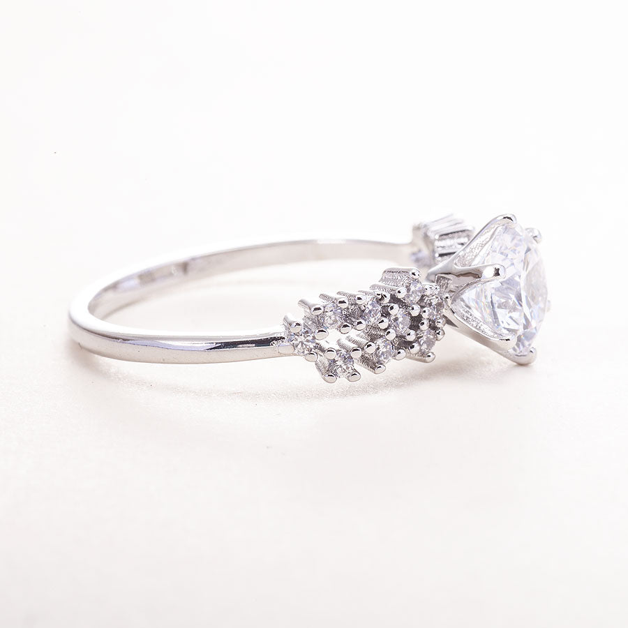 Round Moissanite Engagement Ring1