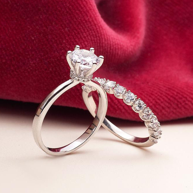 Moissanite Engagement Ring_on_finger_wedding_set