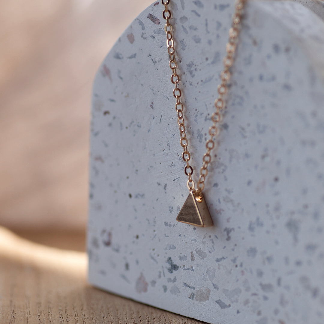 Silver Necklace Triangle2