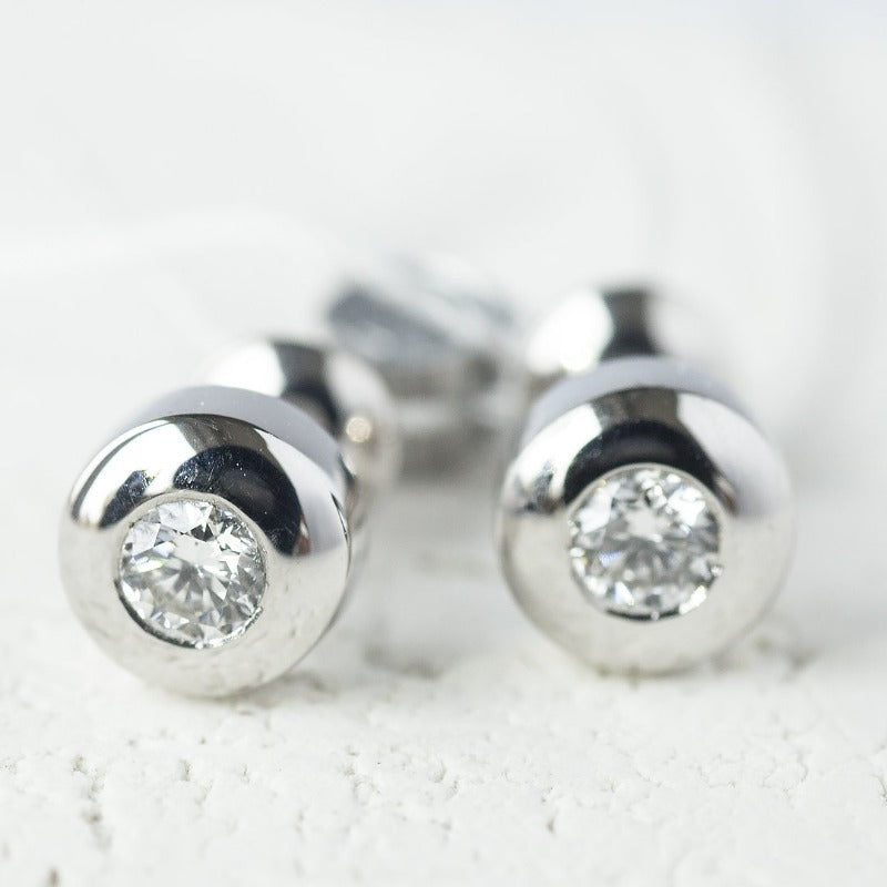 Solo Diamond Studs_white_gold_diamonds