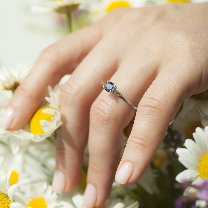 Sapphire Gemstone Engagement Ring_on_finger