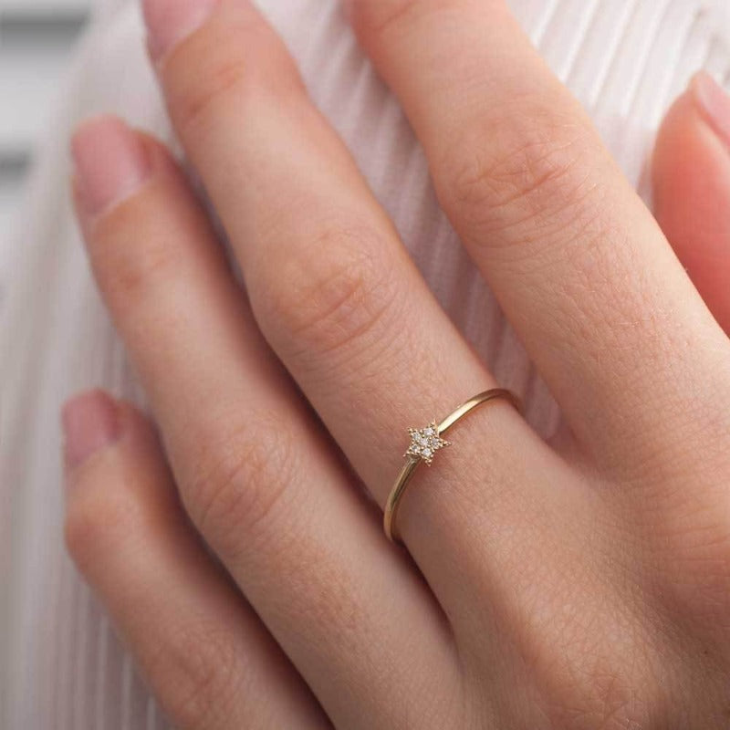 14KYellow_Gold_Star Ring_with_diamonds-on_finger