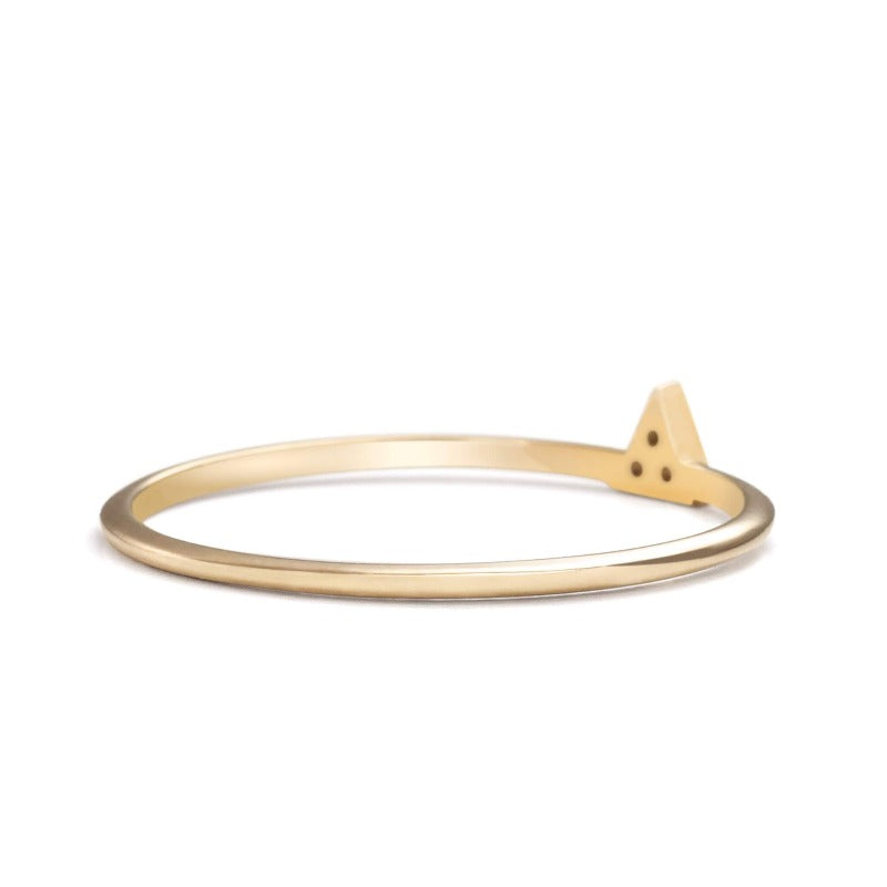 14K_yellow_gold_Triangle Diamond Dainty Ring1