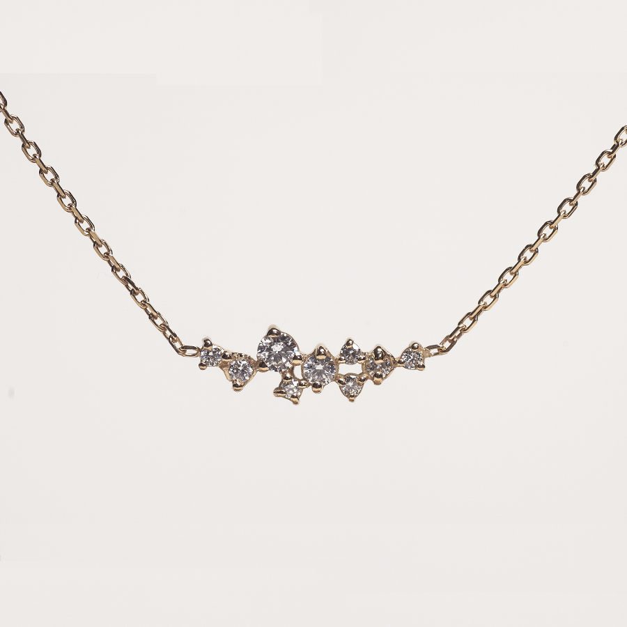 Dainty Necklace with Diamonds1