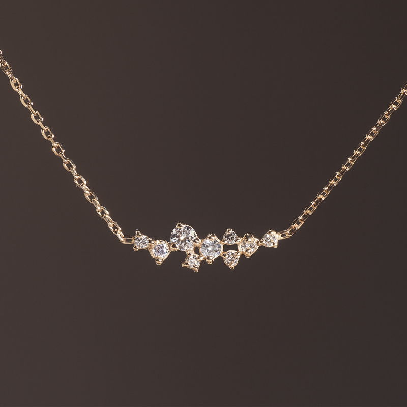 Dainty Necklace with Diamonds_9diamonds