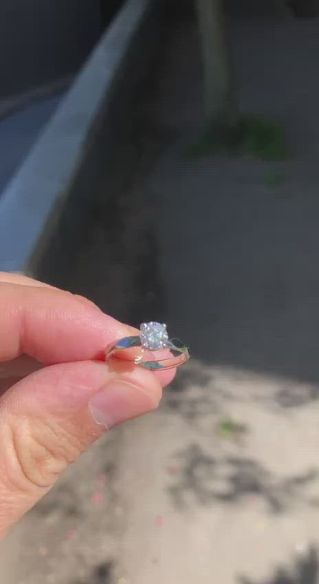 LAB Diamond Engagement Ring_video_1