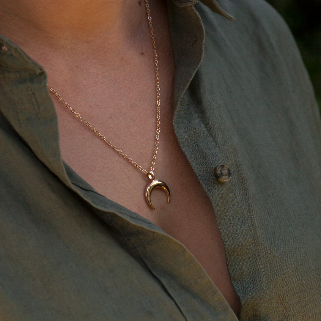 Silver Dainty Moon Necklace 